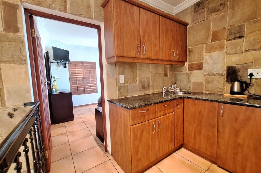 5 Bedroom Property for Sale in Golden Mile Western Cape